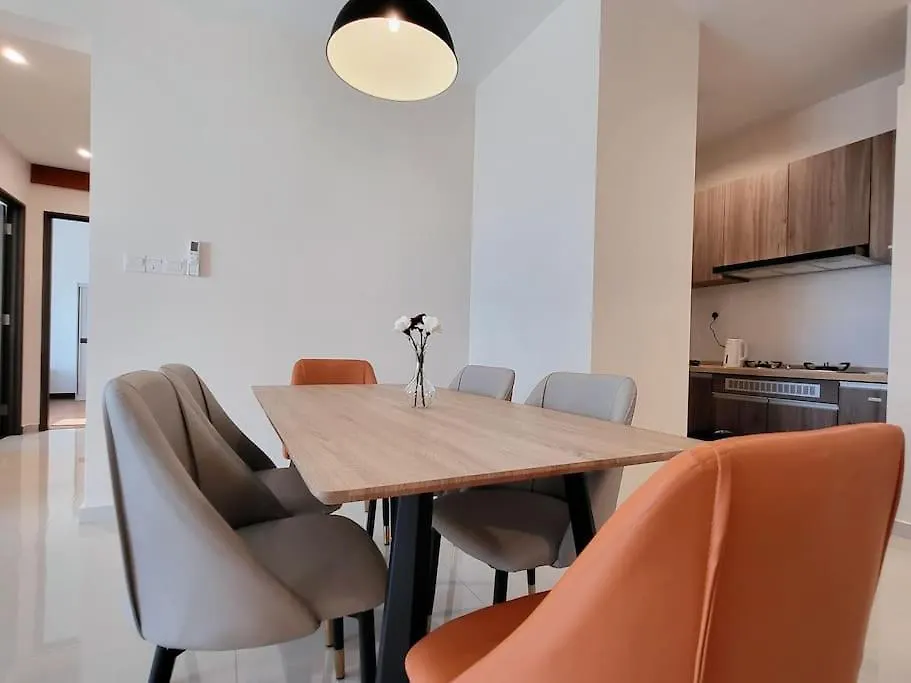 Apartment Family Friendly - 3 Bedrooms 6 Pax - Free Parking Johor Bahru