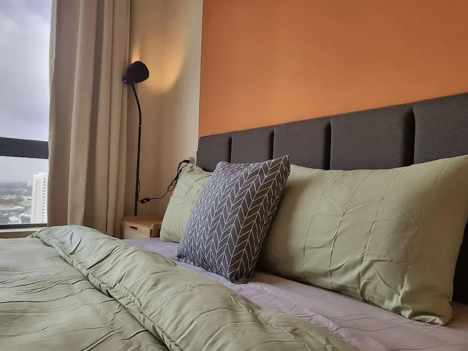 Family Friendly - 3 Bedrooms 6 Pax - Free Parking Johor Bahru