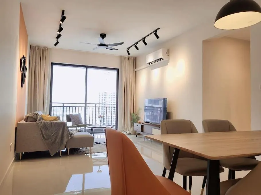 Family Friendly - 3 Bedrooms 6 Pax - Free Parking Johor Bahru Apartment