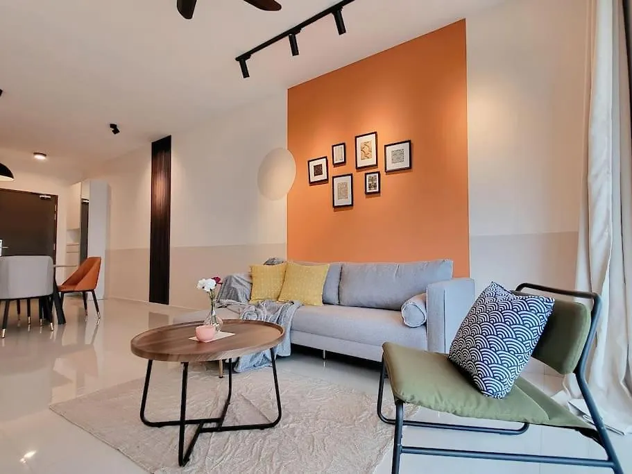 Family Friendly - 3 Bedrooms 6 Pax - Free Parking location