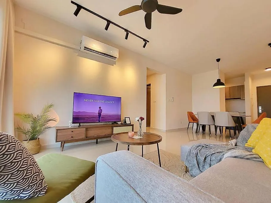 Family Friendly - 3 Bedrooms 6 Pax - Free Parking Johor Bahru